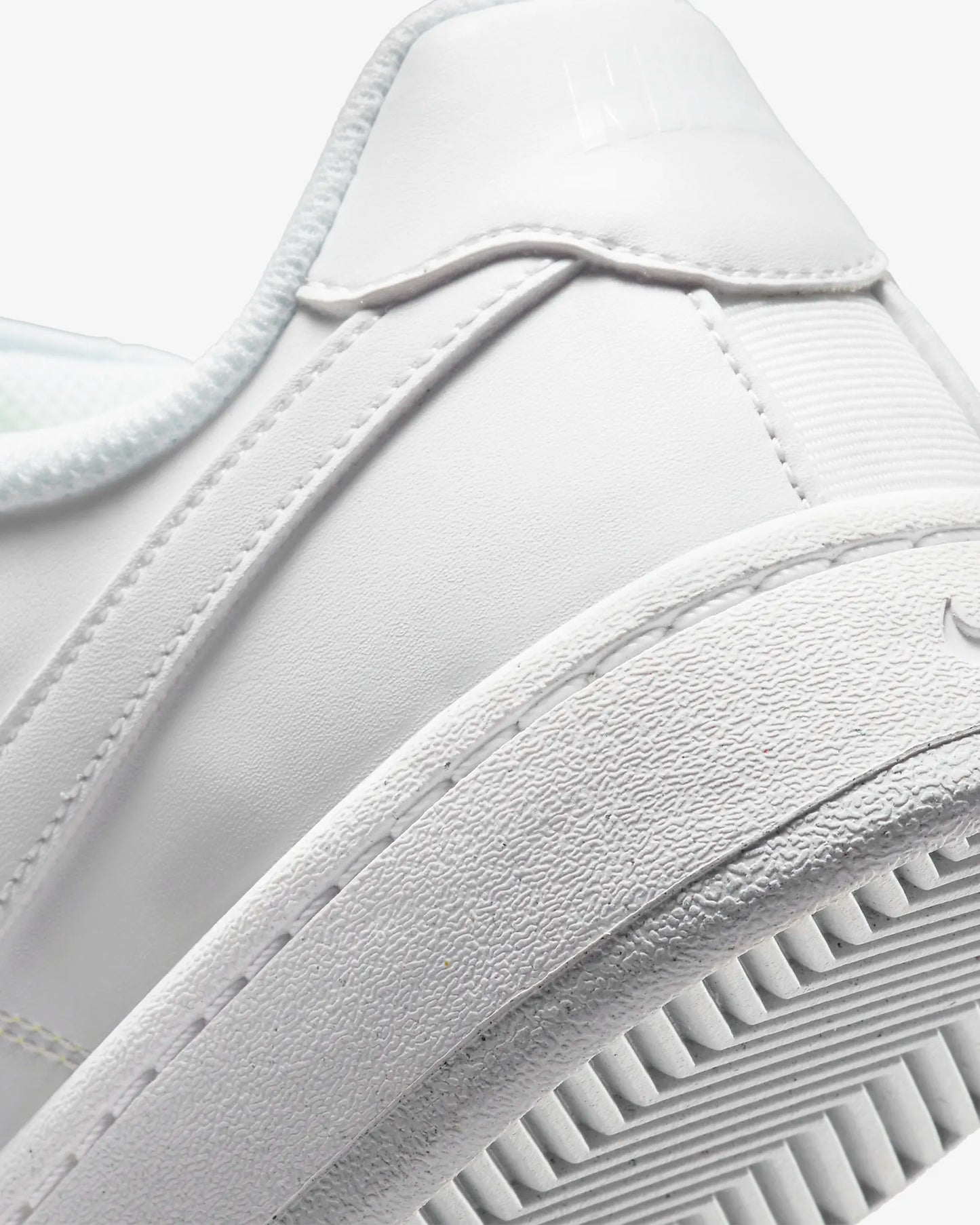Nike Court Royale 2