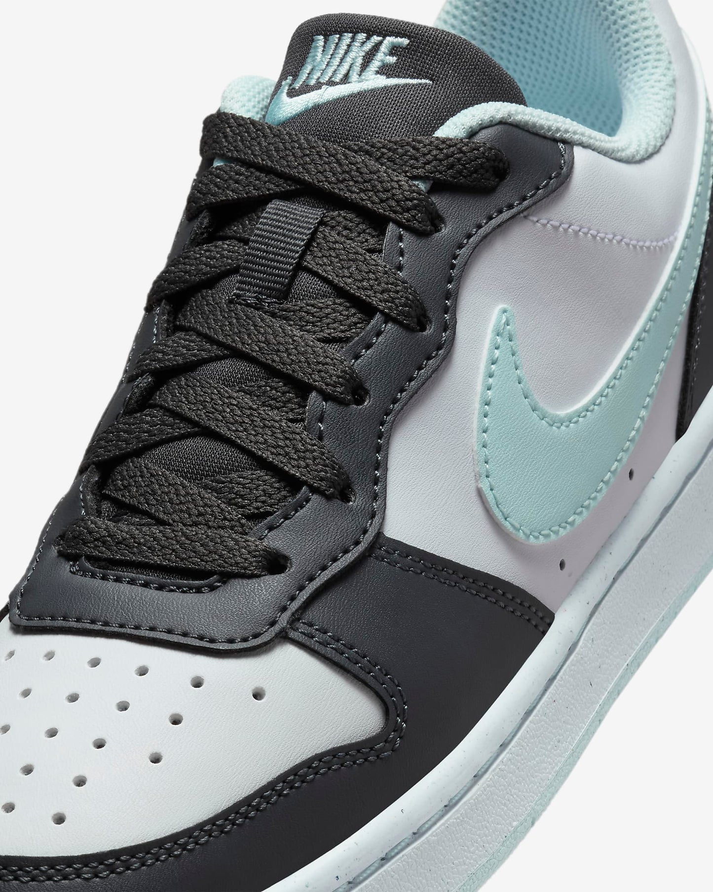 Nike Court Borough Low