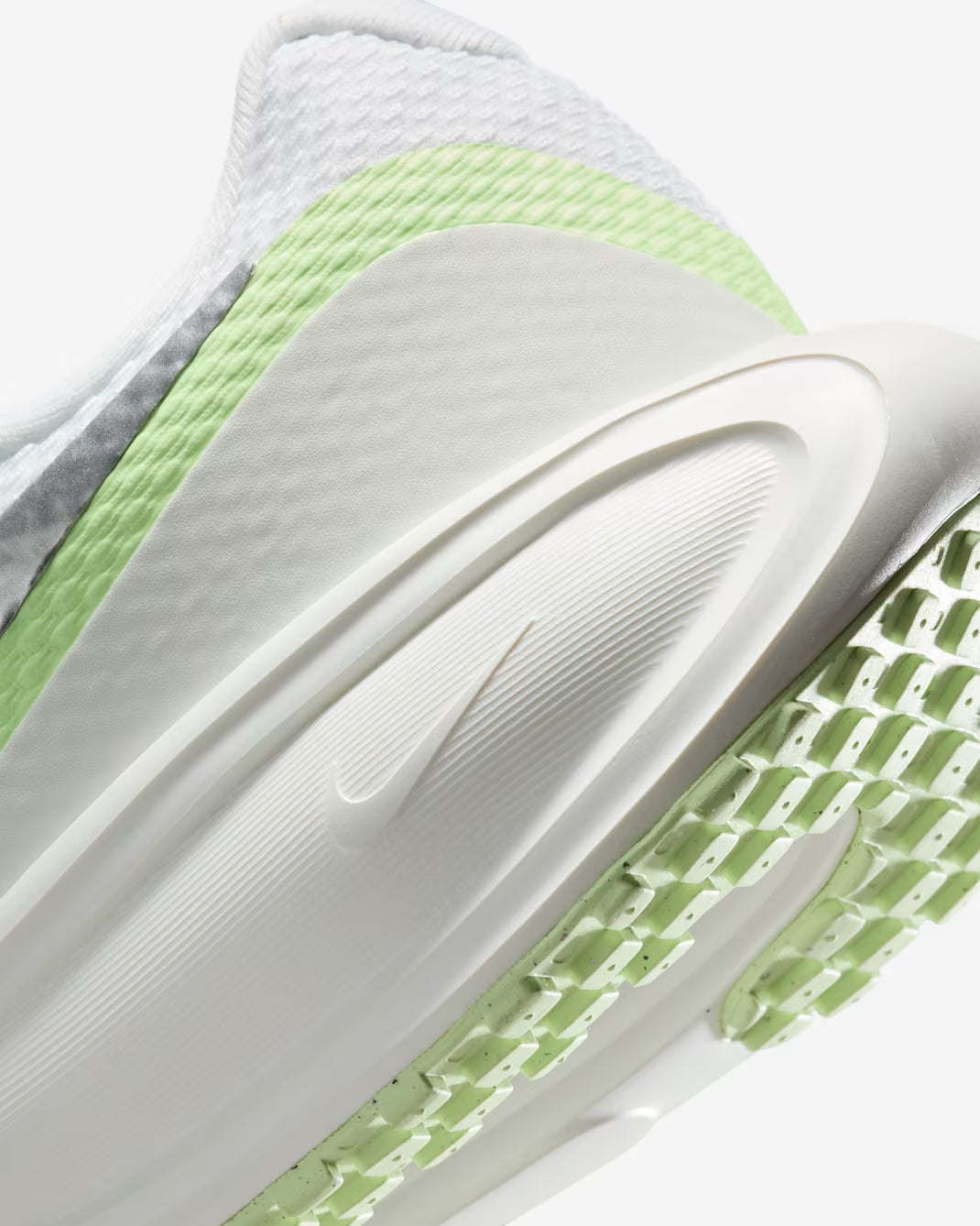Nike Revolution 8