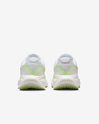 Nike Revolution 8